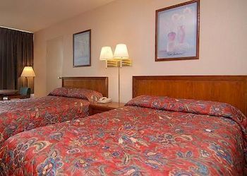 Fairview Beachfront Inn Mackinaw City Εξωτερικό φωτογραφία